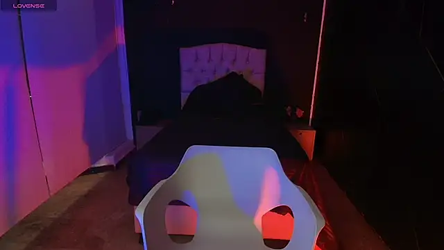 Snapshot of NatashaMason_ chatting on 03-08-25, 11:48 NatashaMason online show from 03-08-25, 11:48