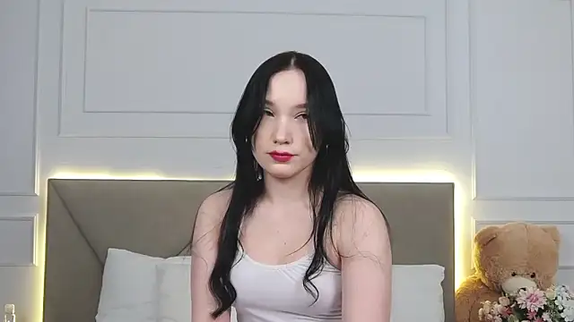 LeilaLow online show from 02-07-25, 12:06