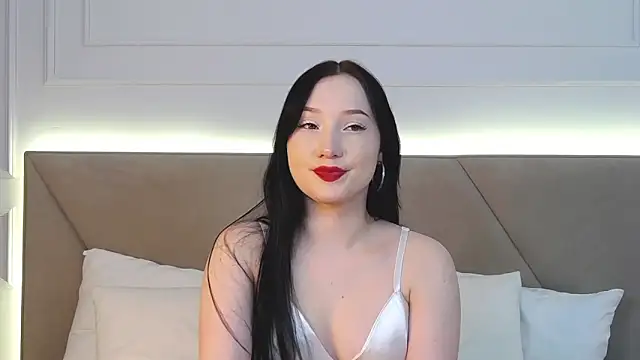 LeilaLow online show from 03-17-25, 06:21