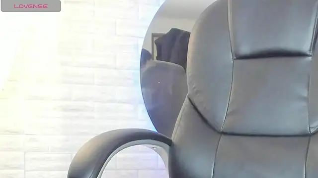 nicole  parker1 online show from 02-05-25, 01:00