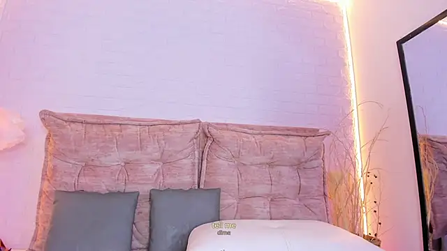 RenataJhonson  online show from 06-10-26, 10:08