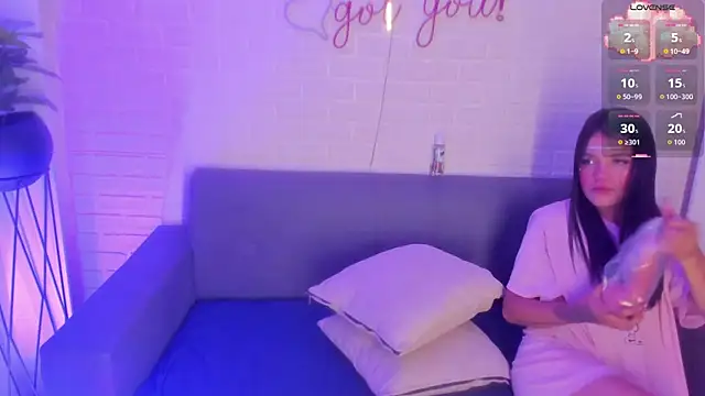 karina gomez 18 online show from 09-11-25, 11:21