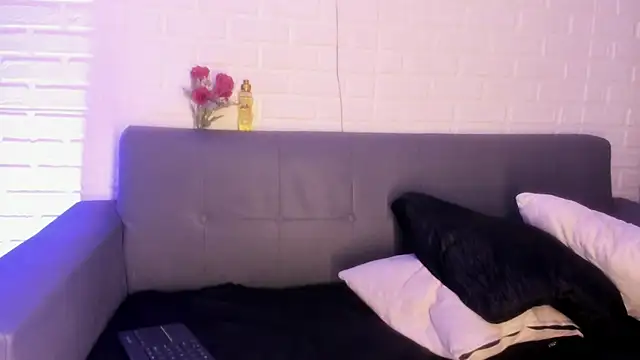 karina gomez 18 online show from 10-28-25, 11:36