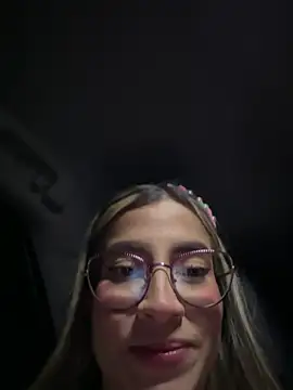Snapshot of Issabela_G1 chatting on 12-05-24, 01:25 Issabela G1 online show from 12-05-24, 01:25