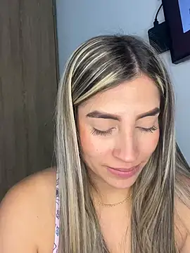Snapshot of Issabela_G1 chatting on 12-12-24, 05:52 Issabela G1 online show from 12-12-24, 05:52