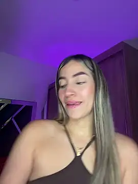 Snapshot of Issabela_G1 chatting on 12-19-24, 02:23 Issabela G1 online show from 12-19-24, 02:23