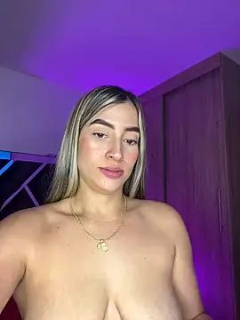 Snapshot of Issabela_G1 chatting on 12-20-24, 03:14 Issabela G1 online show from 12-20-24, 03:14