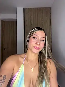 Snapshot of Issabela_G1 chatting on 01-21-25, 03:15 Issabela G1 online show from 01-21-25, 03:15