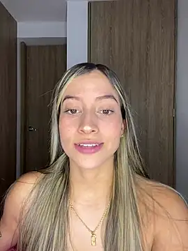 Snapshot of Issabela_G1 chatting on 01-27-25, 11:11 Issabela G1 online show from 01-27-25, 11:11