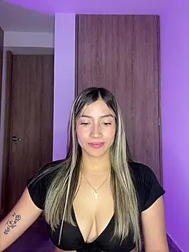 Snapshot of Issabela_G1 chatting on 01-31-25, 04:58 Issabela G1 online show from 01-31-25, 04:58
