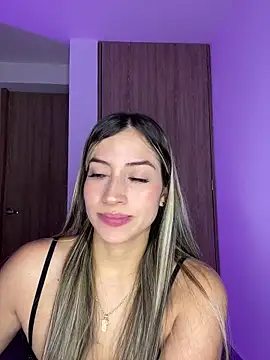 Snapshot of Issabela_G1 chatting on 02-23-25, 12:30 Issabela G1 online show from 02-23-25, 12:30