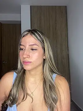 Snapshot of Issabela_G1 chatting on 02-25-25, 06:58 Issabela G1 online show from 02-25-25, 06:58