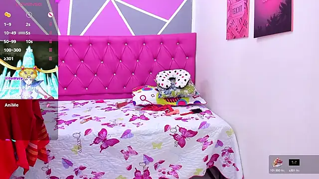 Snapshot of Helen_russo chatting on 02-15-25, 05:39 Helen russo online show from 02-15-25, 05:39