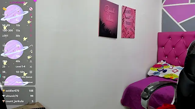Snapshot of Helen_russo chatting on 02-23-25, 08:55 Helen russo online show from 02-23-25, 08:55