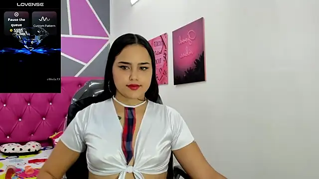 Snapshot of Helen_russo chatting on 02-26-25, 06:00 Helen russo online show from 02-26-25, 06:00