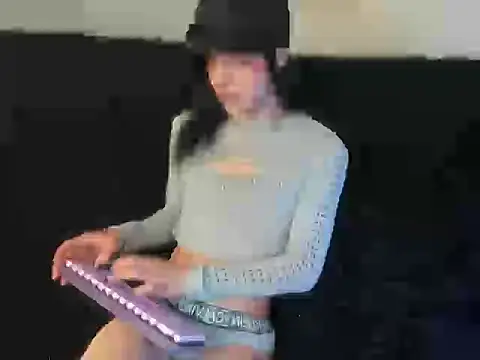 kerly monroe online show from 05-05-26, 08:39