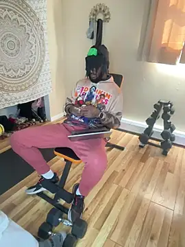 Snapshot of Luluof chatting on 03-18-25, 05:31 Luluof online show from 03-18-25, 05:31