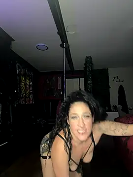 Snapshot of Luluof chatting on 09-23-25, 08:39 Luluof online show from 09-23-25, 08:39