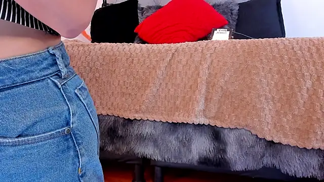 Nami sunny online show from 10-30-25, 07:03