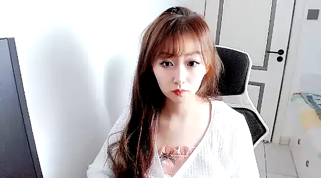 Snapshot of zhenzhen999 chatting on 12-27-24, 11:39 zhenzhen999 online show from 12-27-24, 11:39