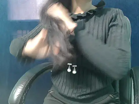 Yashi online show from 11-24-25, 10:37