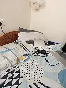 Snapshot of Ashwini_Gowda_91 chatting on 02-16-25, 04:32 Ashwini Gowda 91 online show from 02-16-25, 04:32