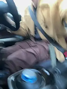 Snapshot of Hideen-real-face chatting on 03-08-25, 07:38 Hideen-real-face online show from 03-08-25, 07:38