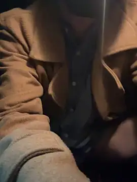 Snapshot of Hideen-real-face chatting on 03-19-25, 10:22 Hideen-real-face online show from 03-19-25, 10:22