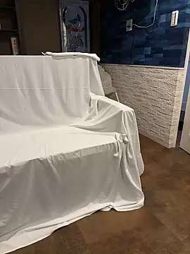 Snapshot of Hideen-real-face chatting on 02-14-26, 11:18 Hideen-real-face online show from 02-14-26, 11:18