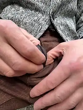 Snapshot of Hideen-real-face chatting on 02-23-26, 04:54 Hideen-real-face online show from 02-23-26, 04:54