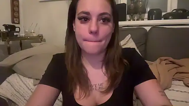 Snapshot of Dif-tjejen chatting on 12-02-25, 01:55 Dif-tjejen online show from 12-02-25, 01:55