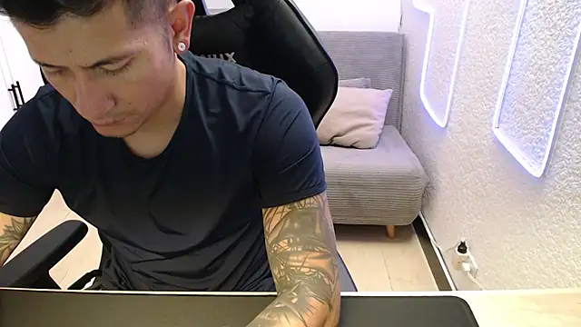 Snapshot of team_dinamite69 chatting on 03-06-26, 12:01 team dinamite69 online show from 03-06-26, 12:01