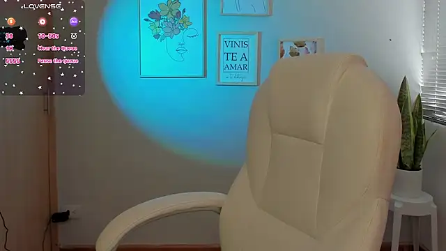 Elena Ruiz online show from 02-21-25, 06:04