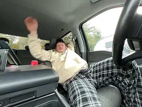 skittlez82 online show from 10-18-25, 07:58