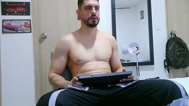 Aaron kwok28 online show from 04-10-26, 10:58