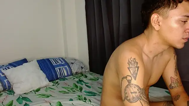 Snapshot of lianandnatasha chatting on 02-08-26, 12:03 lianandnatasha online show from 02-08-26, 12:03