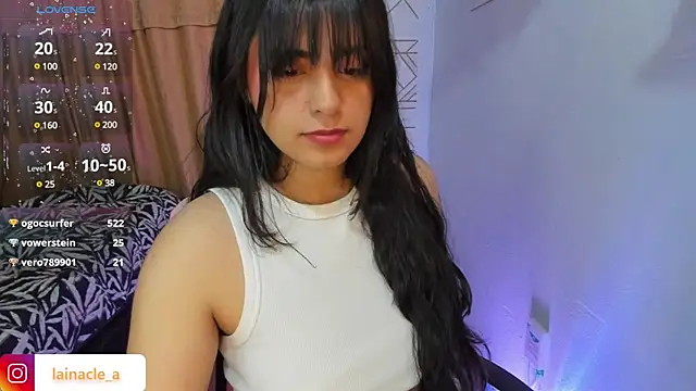 Snapshot of _laina_ chatting on 03-15-25, 09:30 laina online show from 03-15-25, 09:30