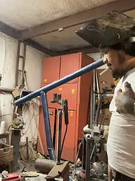 yomanfriend online show from 12-19-24, 05:40