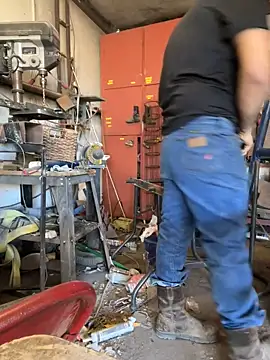 yomanfriend online show from 12-27-24, 04:32