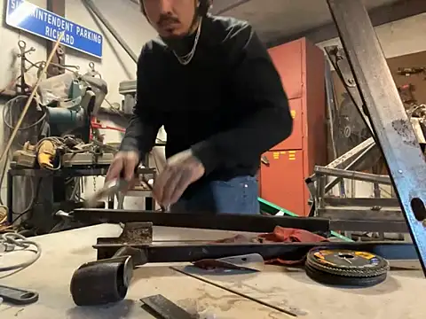 yomanfriend online show from 01-01-25, 11:29