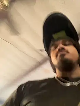 yomanfriend online show from 01-17-25, 04:04