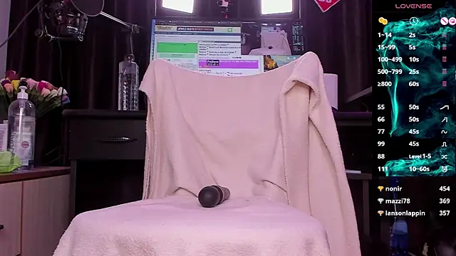 Snapshot of Raissa_sky26 chatting on 01-09-25, 08:34 Raissa sky26 online show from 01-09-25, 08:34