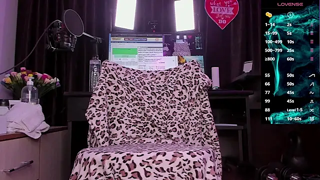 Snapshot of Raissa_sky26 chatting on 02-12-25, 03:40 Raissa sky26 online show from 02-12-25, 03:40