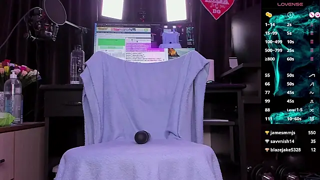 Snapshot of Raissa_sky26 chatting on 02-18-25, 06:48 Raissa sky26 online show from 02-18-25, 06:48