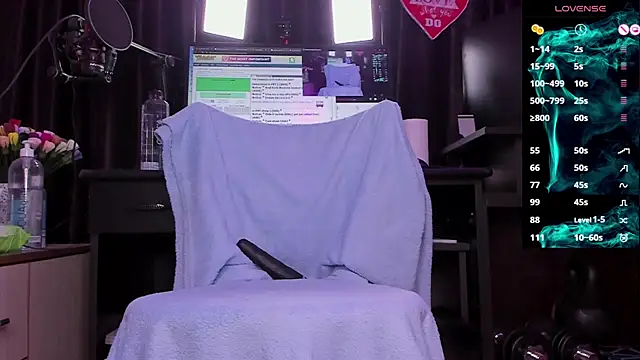 Snapshot of Raissa_sky26 chatting on 02-22-25, 03:45 Raissa sky26 online show from 02-22-25, 03:45