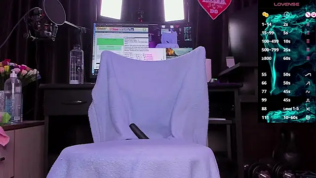 Snapshot of Raissa_sky26 chatting on 02-23-25, 03:35 Raissa sky26 online show from 02-23-25, 03:35