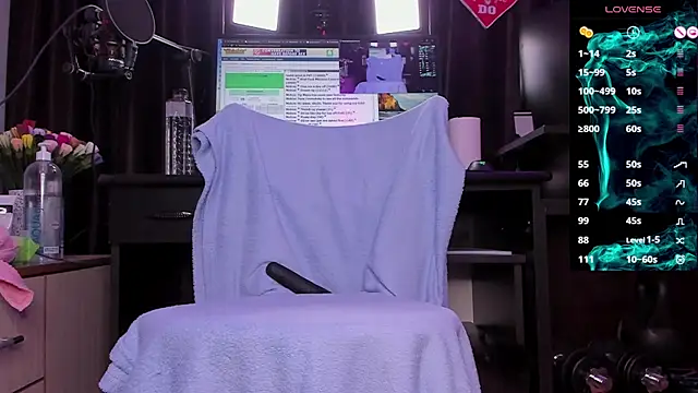 Snapshot of Raissa_sky26 chatting on 02-24-25, 03:44 Raissa sky26 online show from 02-24-25, 03:44