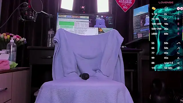 Snapshot of Raissa_sky26 chatting on 02-27-25, 03:36 Raissa sky26 online show from 02-27-25, 03:36