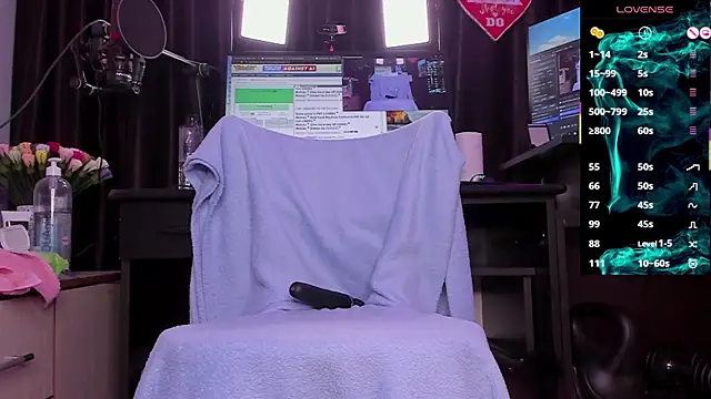 Snapshot of Raissa_sky26 chatting on 03-01-25, 03:43 Raissa sky26 online show from 03-01-25, 03:43