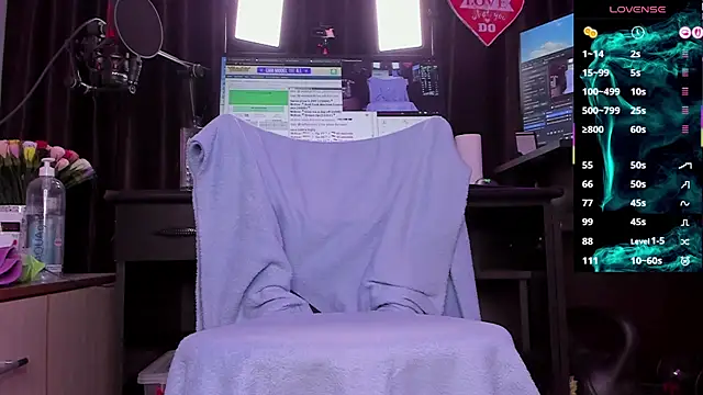 Snapshot of Raissa_sky26 chatting on 03-06-25, 03:46 Raissa sky26 online show from 03-06-25, 03:46